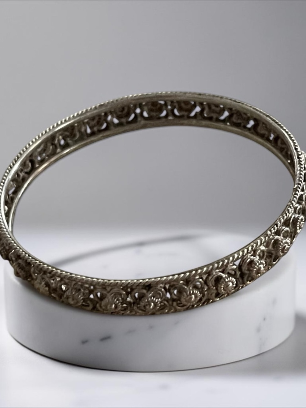 Vitinge Sterling Silver Embossed Floral Patterned Bracelets